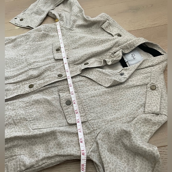 Rails Collin’s White Mini Cheetah Military Jacket - Picture 8 of 9